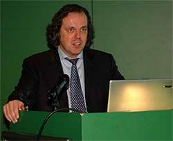 Dr. Volker Römermann hielt mit seiner Kritik an der Novellierung des neuen GmbH-Gesetzes nicht hinter dem Berg. Foto: JaMedia